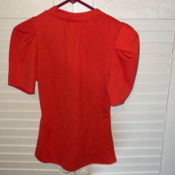 Love J Blouse with unique opening detail at the neck - Picture 5 of 5